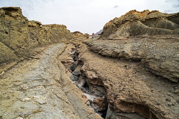 گنبد نمکی جاشک بوشهر
