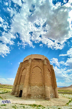 سرای سعدالسلطنه حسینیه امینیها مسجد جامع کلیسای کانتور  و دهکده طبیعت باراجین دروازه درب کوشک