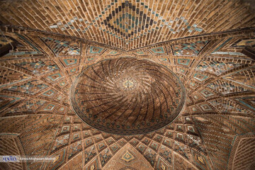 سرای سعدالسلطنه حسینیه امینیها مسجد جامع کلیسای کانتور  و دهکده طبیعت باراجین دروازه درب کوشک