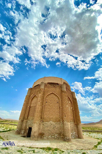 سرای سعدالسلطنه حسینیه امینیها مسجد جامع کلیسای کانتور  و دهکده طبیعت باراجین دروازه درب کوشک