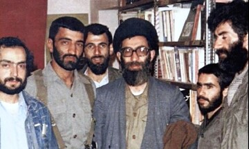تصویری دیده نشده از رهبر انقلاب و سردار سپاهی که ربوده شد