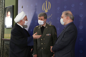 استفاده رییس جمهور از ماسک در گفت‌وگوی خصوصی با اعضای ستاد ملی مدیریت بیماری کرونا