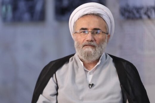 مسیح مهاجری: نه رئیس جمهور روحانی برای کشور مناسب است نه نظامی/ در بین کاندیداهای مطرح،فعلا کسی که توان داشته باشد وجود ندارد