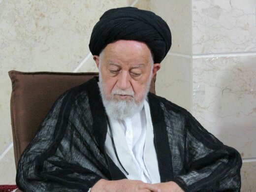 کلید خدمت در شهرها و روستاها، در دستان شهرداران و دهیاران است