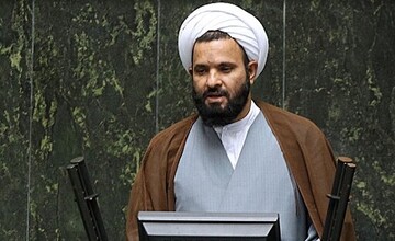 انتقادات صریح نماینده مجلس: رهبر انقلاب بیشتر از همه ما ظریف را می‌شناسند /دروغگو خطاب کردن وزیر یعنی هنوز به عقلانیت کامل نرسیده‌ایم