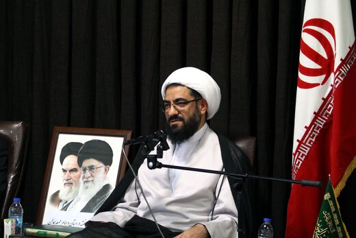 امام جمعه همدان: در سال جهش تولید، گره از کار تولید باز شود