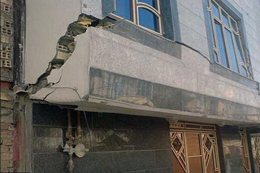 ببینید | فرونشست زمین در پاکدشت تهران ۲۷ خانواده را مجبور به ترک خانه‌هایشان کرد