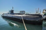 ببینید | جابجایی زیردریایی ۳۲۰۰ تنی در بندرعباس توسط نیروی دریایی ارتش