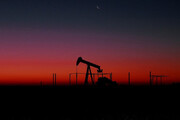 افت قیمت طلای سیاه در پی کاهش قیمت‌ فروش نفت عربستان