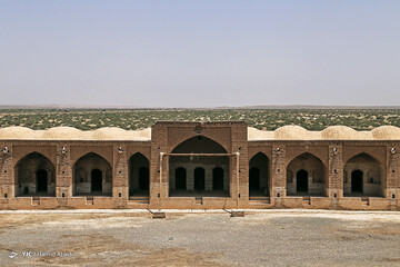ایرانِ ما؛ کاروانسرای دِیرِ گچین
