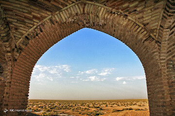 ایرانِ ما؛ کاروانسرای دِیرِ گچین