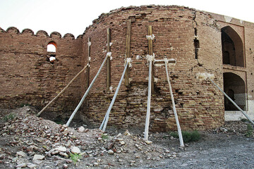 ایرانِ ما؛ کاروانسرای دِیرِ گچین