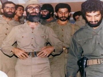 رهبر انقلاب در جبهه‌های دفاع مقدس از نگاه دوربین