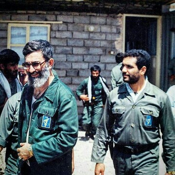 رهبر انقلاب در جبهه‌های دفاع مقدس از نگاه دوربین