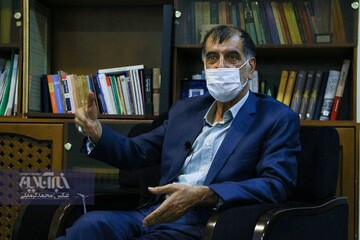 کل کل باهنر با وزیر اطلاعات درباره احمدی نژاد /رئیس جمهور عاقل که نباید ۱۶ ساعت بدود