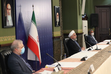 چه کسانی ویروس کرونا را به قم و گیلان بردند؟ /گلایه صریح روحانی از برگزاری مراسم عروسی و عزا