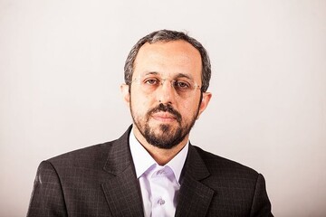 انتقاد تند دستیار قالیباف از احمدی بیغش: واگذاری جزایر ایرانی به چین دروغ محض است/پاسخگوی طرح مسائل غیرواقعی مرتبط با امنیت باشید