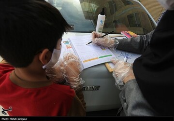 معلمانی که با حقوق ۷۰۰ هزار تومانی و بیمه ناقص کار می‌کنند