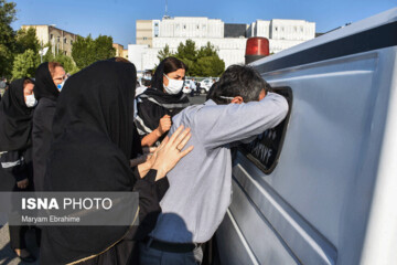 ببینید | تصاویری تلخ از مراسم تشییع پزشک شهید مدافع سلامت