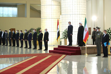 الرئيس روحاني يستقبل الكاظمي رسميا