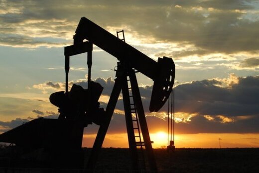 اعلام زمان بازگشت حجم تولید نفت ایران  به قبل از تحریم‌ها 
