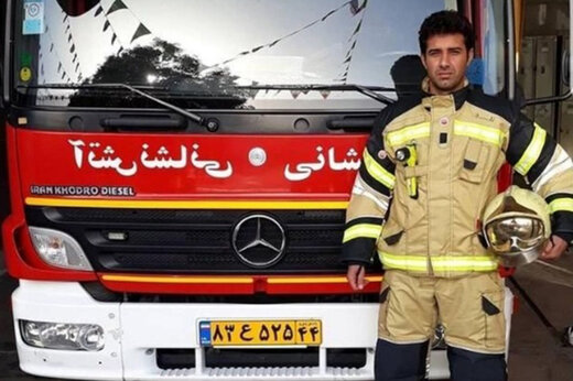 ببینید | گوشه‌ای از عملیات آتش نشانان در حادثه آتش‌ سوزی و شهادت مرتضی حیدری