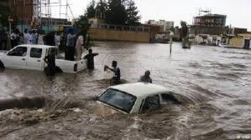 سیل تابستانه در جنوب استان فارس / آبگرفتگی معابر و قطعی برق در برخی مناطق 