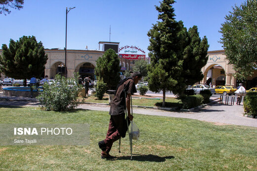 زخم اعتیاد بر میدان تاریخی «مشتاق» کرمان