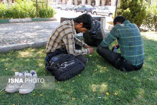 زخم اعتیاد بر میدان تاریخی «مشتاق» کرمان
