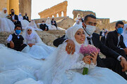 ببینید | عروسی در بحبوحه کرونا؛ عکس یادگاری در شهر تاریخی بعلبک