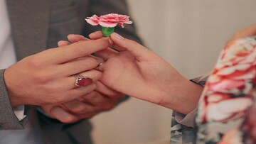 عکس های اغراق آمیز زن و شوهری/ صمیمیت همسران در فضای مجازی نشانه رابطه خوب آن‌هاست؟