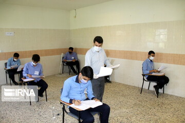 برگزاری آزمون جبرانی برای دانش آموزان کرونایی در مرداد و شهریور/کاهش تا ۳۰ درصدی حجم کتب درسی
