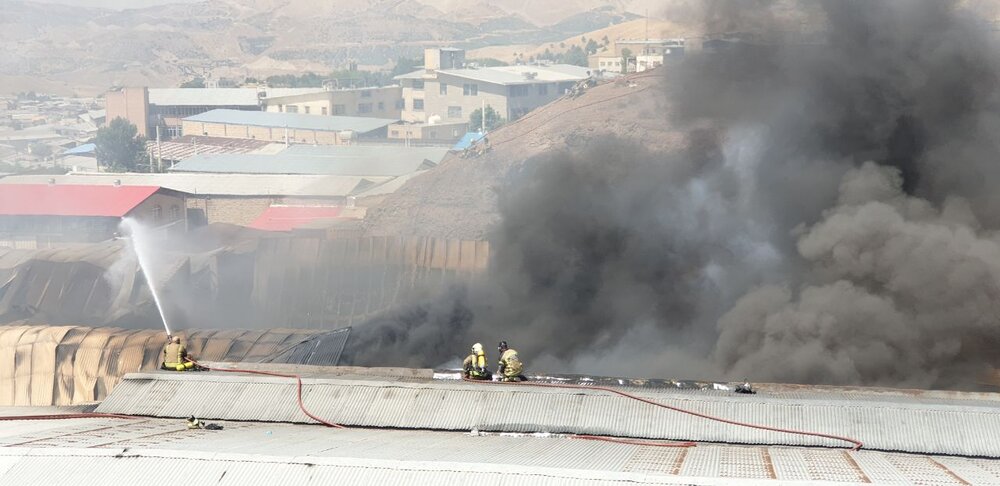 آتش سوزی در شهرک صنعتی جاجرود
