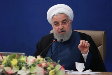 الرئيس روحاني : سنفتتح 17 مشروعا للبتروكيماويات هذا العام