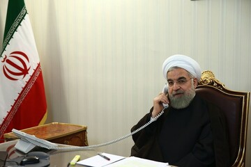 روحاني : إيران حكومة وشعبا تقف الى جانب لبنان