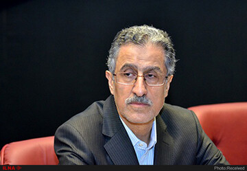 خوانساری:۹۸ میلیارد دلار سرمایه در ۹ سال از کشور فرار کرد