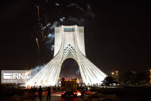 نورافشانی برج آزادی به مناسبت عید سعید غدیر