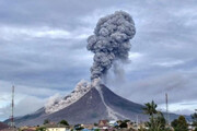 ببینید | صحنه‌ای باورنکردنی از آتشفشان تازه فعال شده اندونزی