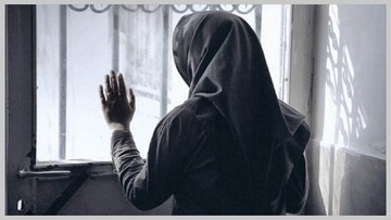 چون به درخواست یکی از بستگانم برای ارتباط جواب منفی دادم،فردی را برای برقراری رابطه با من اجیر کرد/ حالا عکسهای من نزد اوست