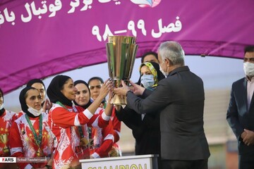 جشن قهرمانی تیم فوتبال بانوان شهرداری بم