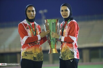 جشن قهرمانی تیم فوتبال بانوان شهرداری بم