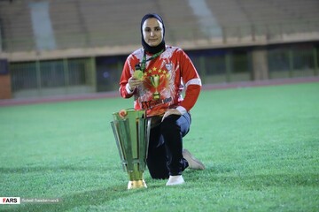 جشن قهرمانی تیم فوتبال بانوان شهرداری بم