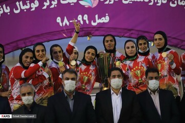 جشن قهرمانی تیم فوتبال بانوان شهرداری بم