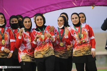 جشن قهرمانی تیم فوتبال بانوان شهرداری بم