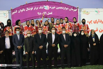 جشن قهرمانی تیم فوتبال بانوان شهرداری بم