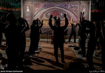 عزاداری شب چهارم محرم در هیئت عشاق الحسین (ع)