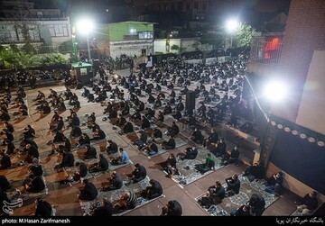 عزاداری شب چهارم محرم در هیئت عشاق الحسین (ع)