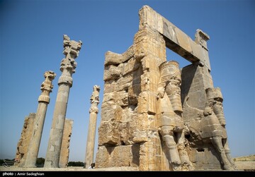 تخت جمشید با سالی ۵ میلیون تومان اداره می‌شود!