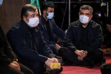 تصویری از سردار حاجی زاده در مراسم عزاداری ماه محرم تصویری از سردار حاجی زاده در مراسم عزاداری ماه محرم