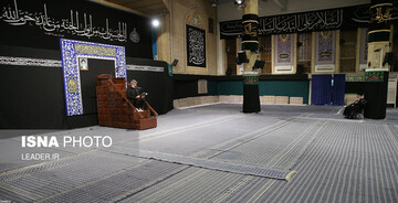 مراسم عزاداری مقام معظم رهبری در شب هشتم محرم